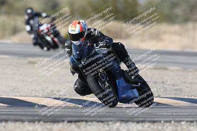 media/Dec-01-2025-Moto Forza (Mon) [[2daa91e15f]]/3-Beginner Group/Session 3 (Turn 3)/